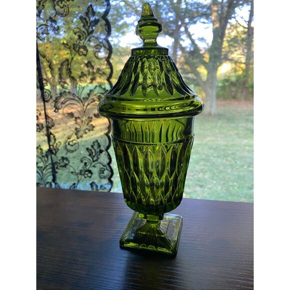 Vintage MCM Indiana Avocado Green Glass Footed Candy Dish w Lid - Picture 3 of 3